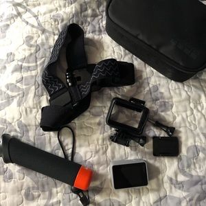 Go Pro Hero 7 silver and items